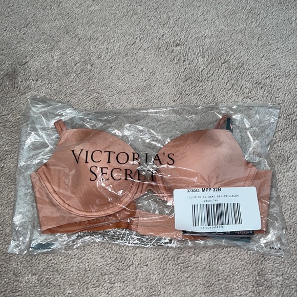 NWT✨Victoria’s Secret Illusion Demi Bra - Picture 2 of 8